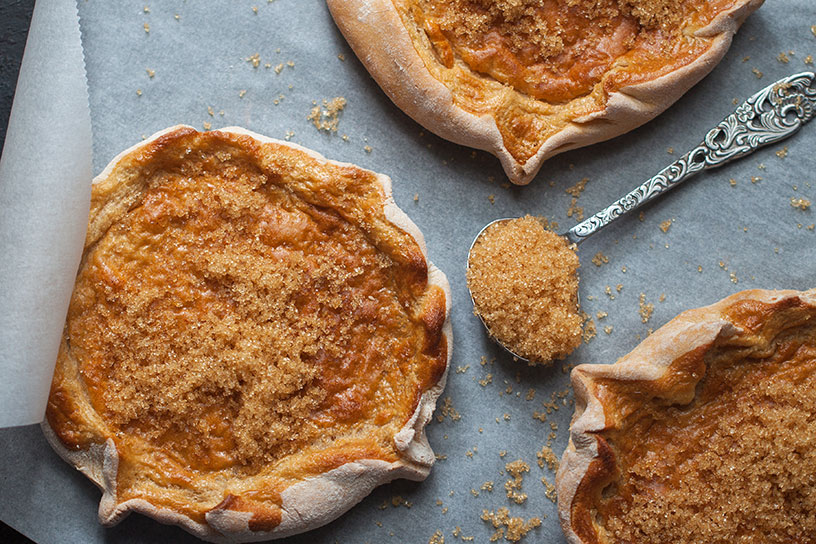 Paptaarten (koek met pap) op bakpapier